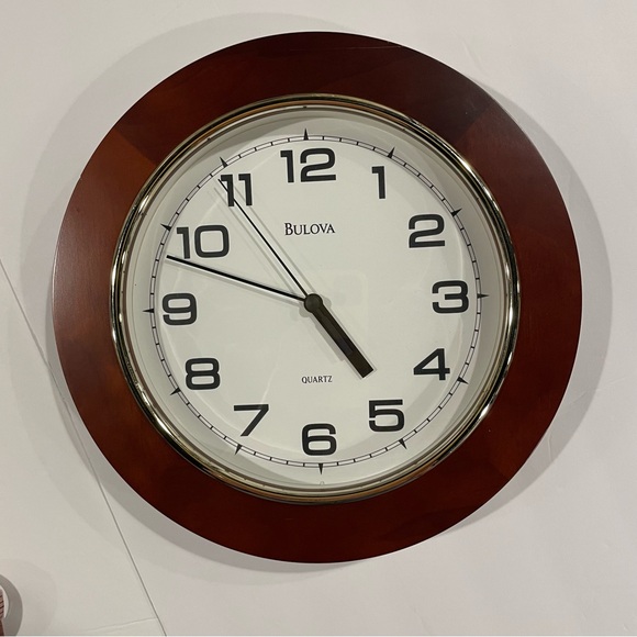 Vintage Bulova MCM style wall clock ๐ฐ๏ธ round battery powered - Picture 2 of 7